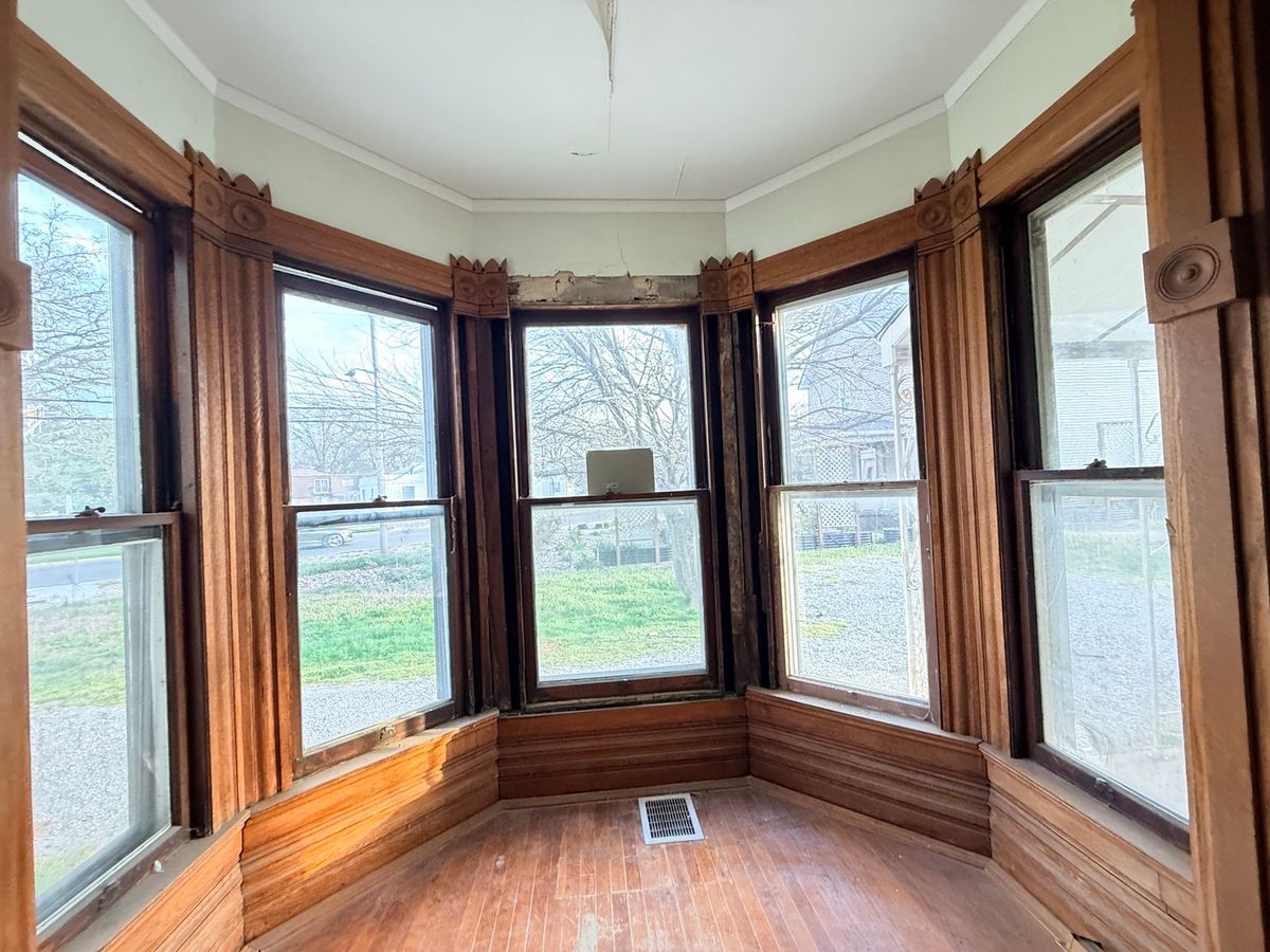 101 5th Street, Carmi, IL 62821