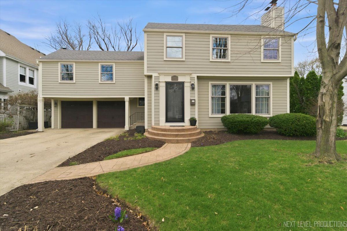 618 S 5th Street — St. Charles, IL 60174