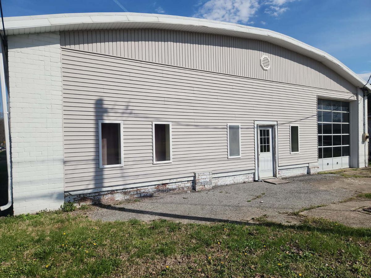 1209 Grand Avenue, Johnston City, IL 62951