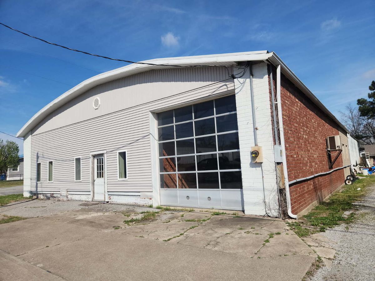 1209 Grand Avenue, Johnston City, IL 62951