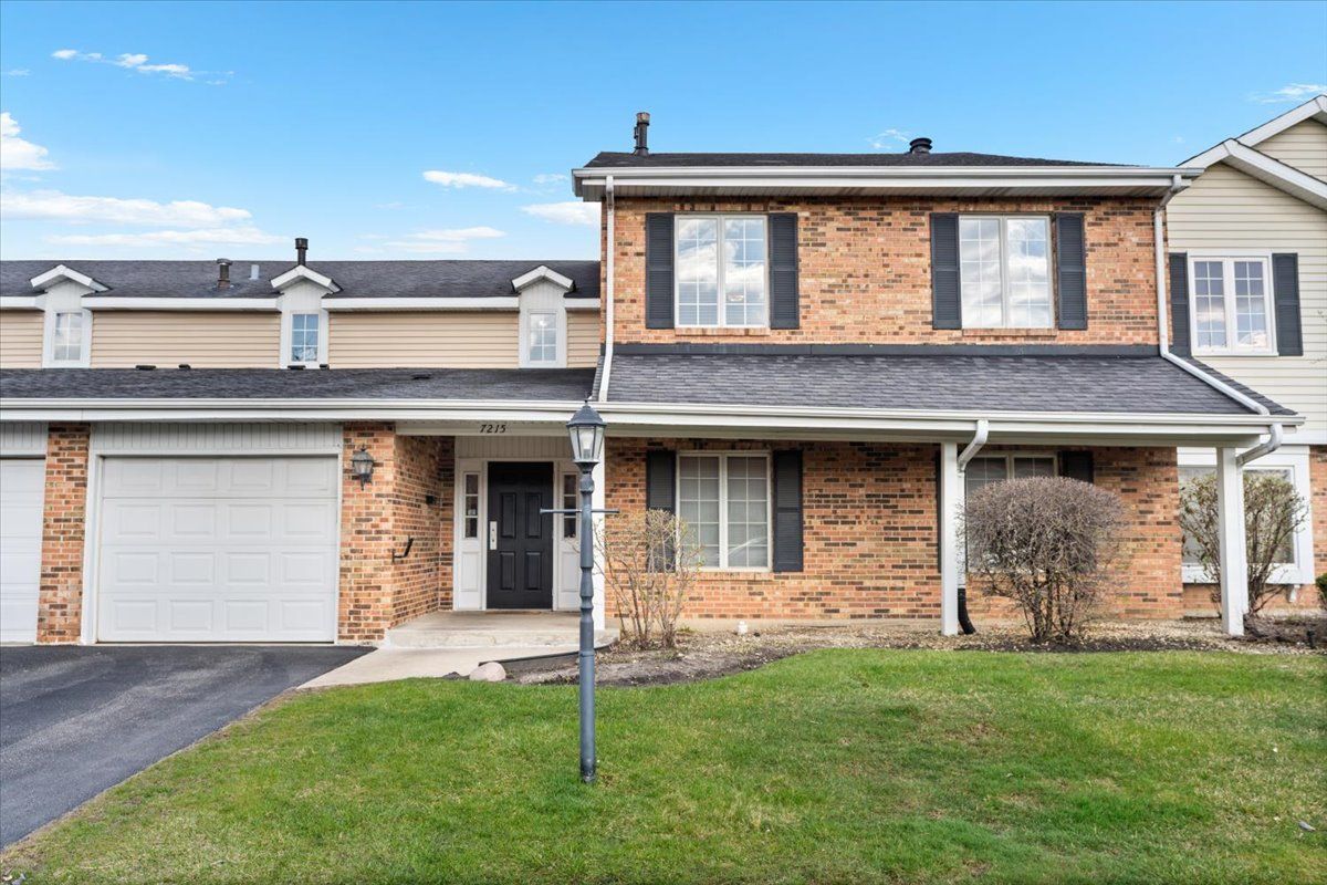 7215 WILLOW WAY Lane #10C — Willowbrook, IL 60527