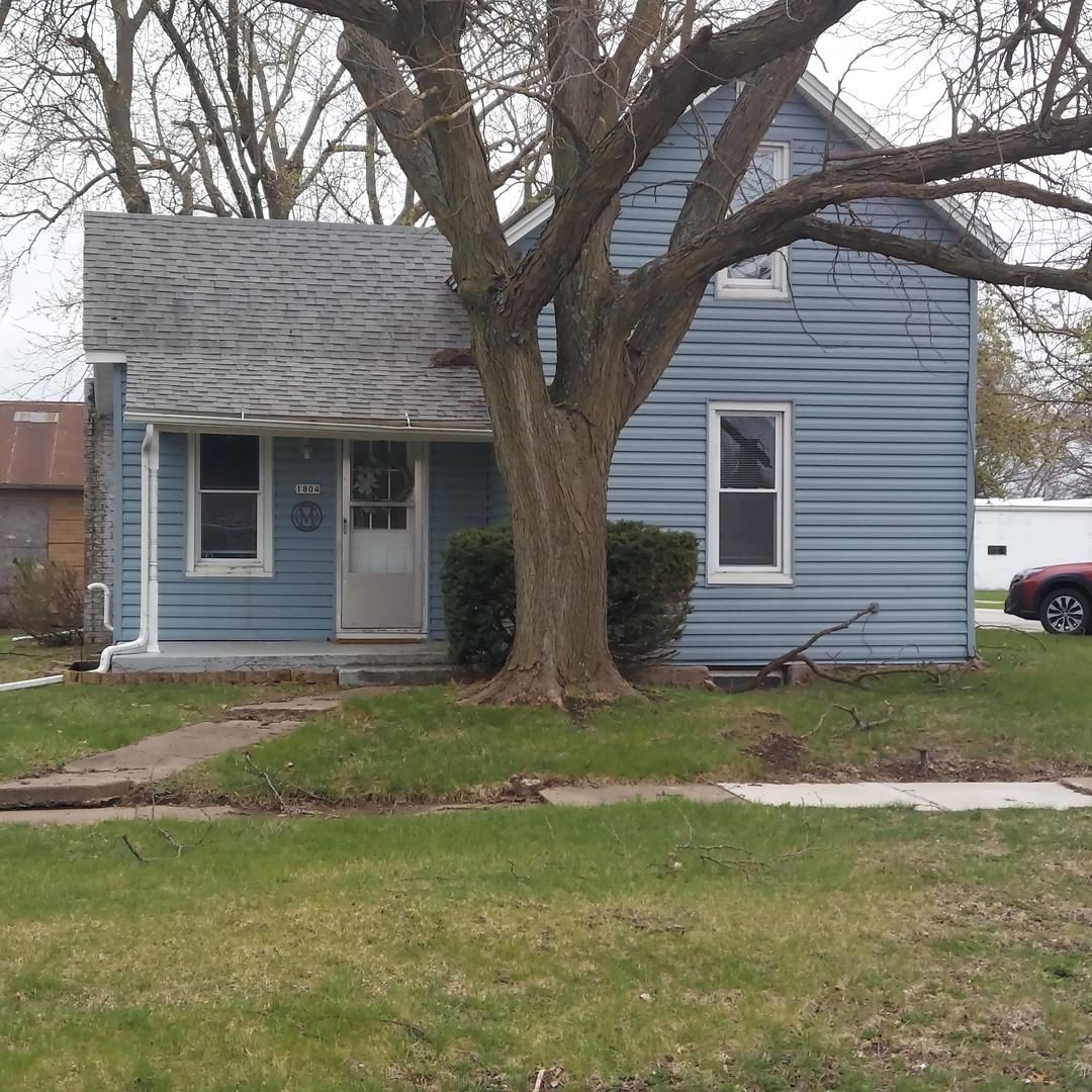 1804 17 Street, Viola, IL 61486