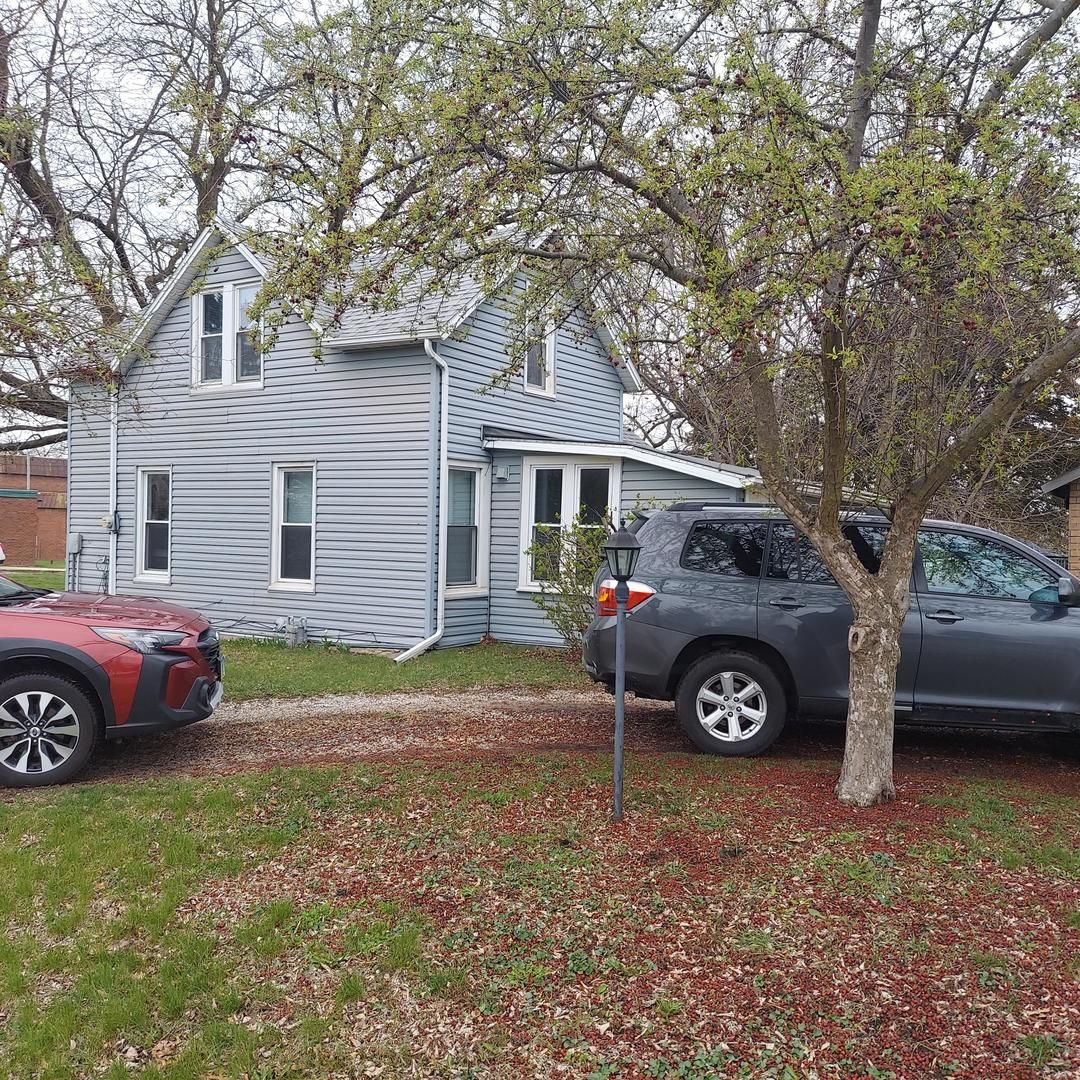 1804 17 Street, Viola, IL 61486