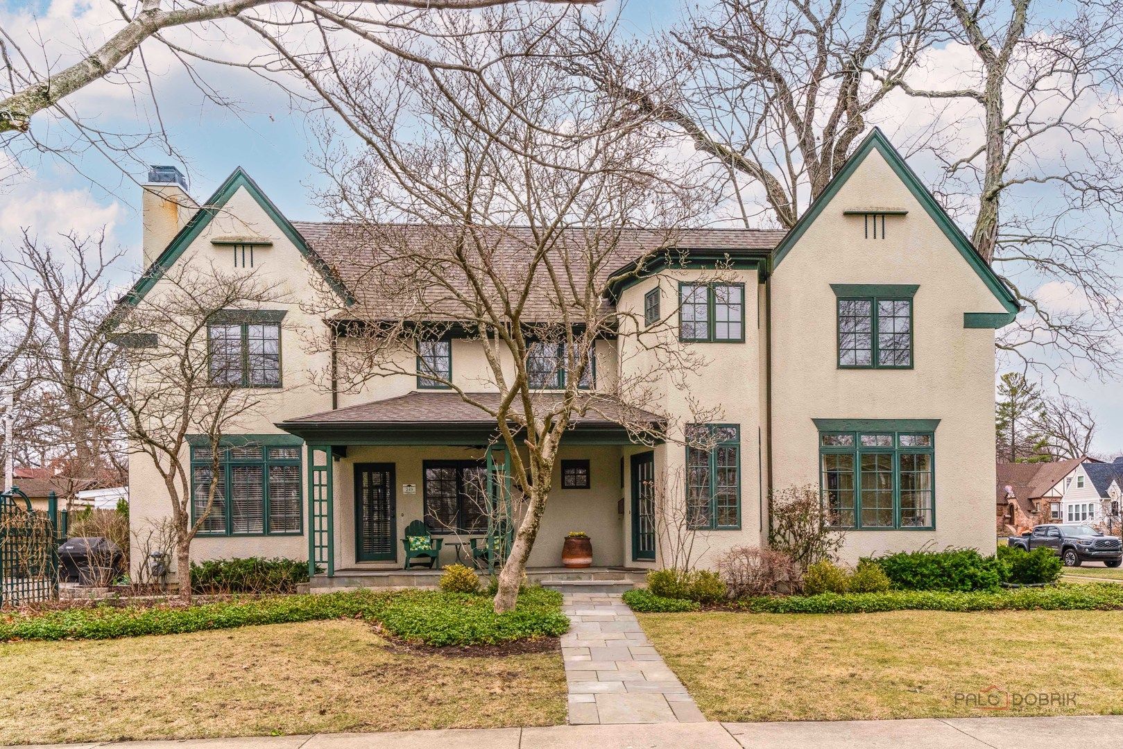 249 E Sheridan Place — Lake Bluff, IL 60044