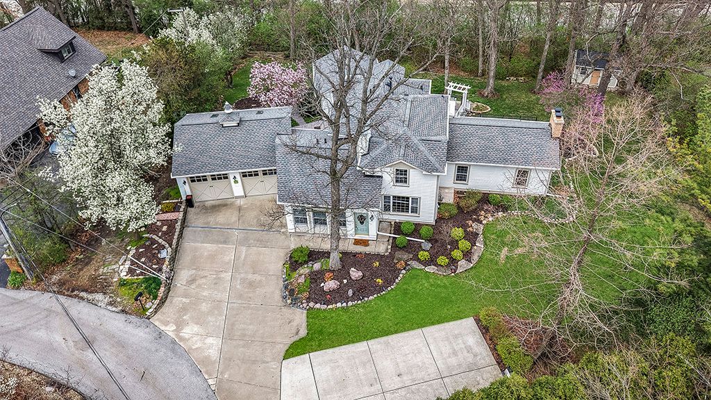 10 Deerpath Lane, Palos Park, IL 60464