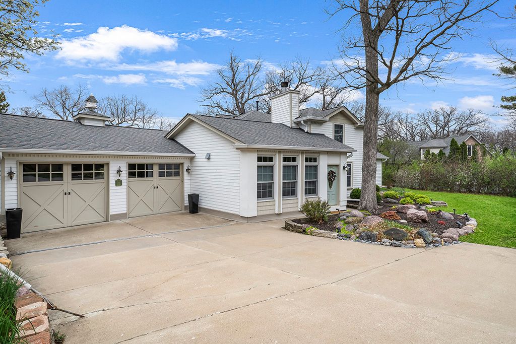 10 Deerpath Lane, Palos Park, IL 60464