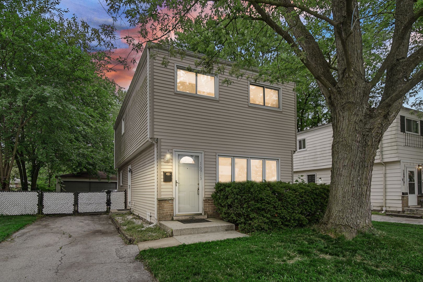 16913 Western Avenue — Hazel Crest, IL 60429