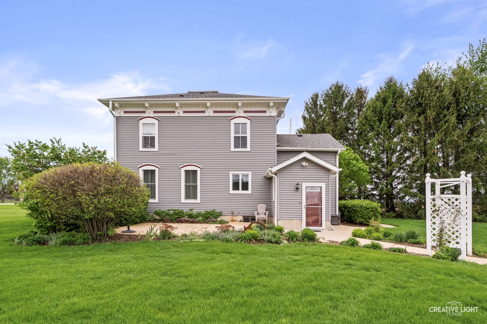 44W698 Scott Road — Sugar Grove, IL 60554