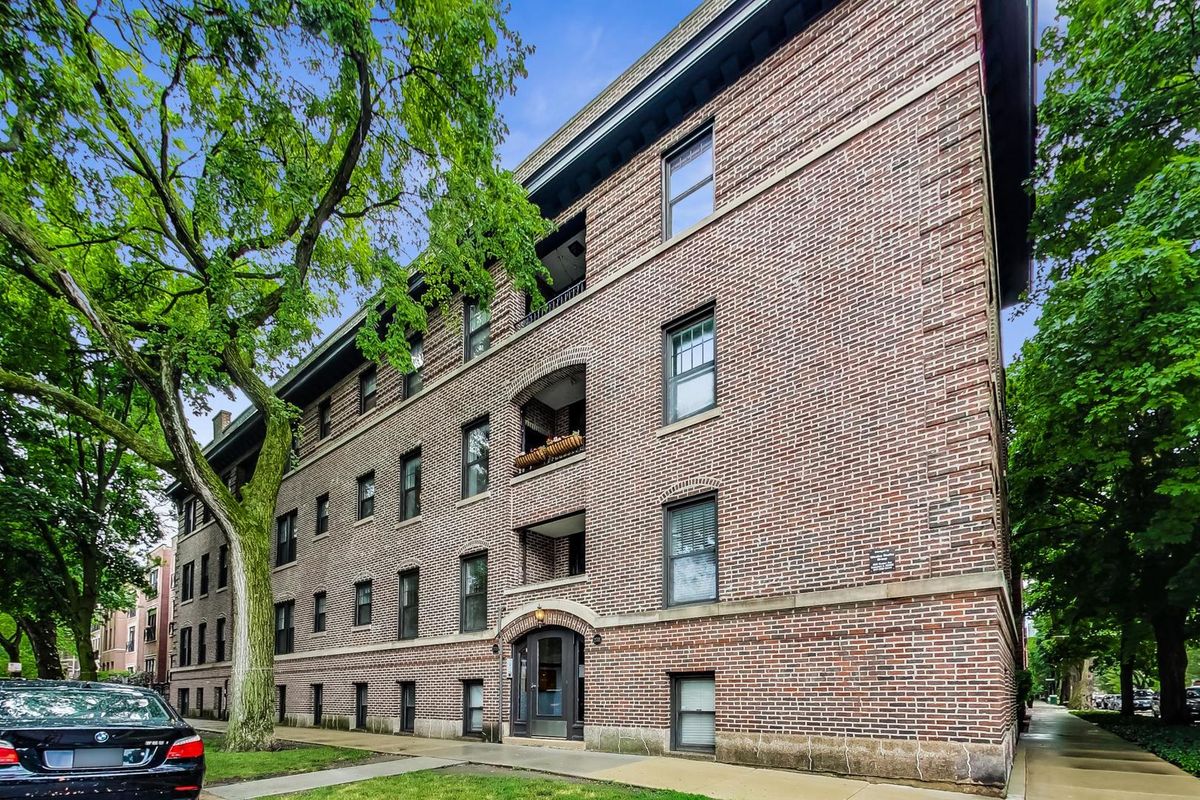 2701 WILTON Avenue, Chicago, IL 60614