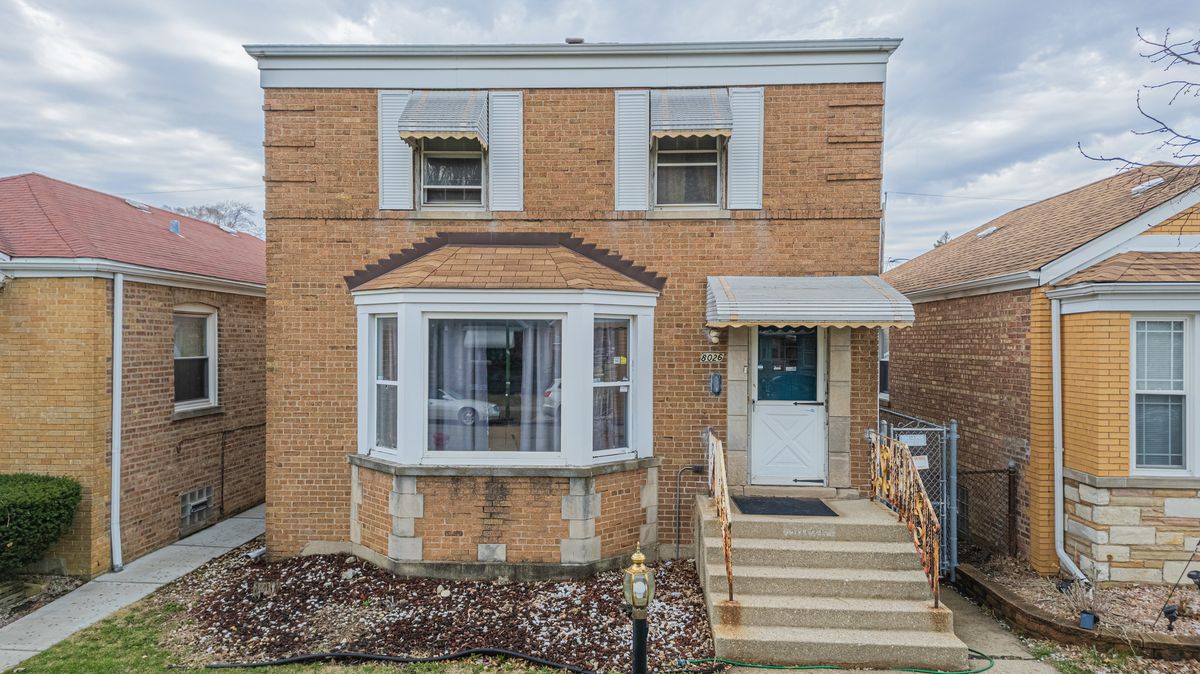 8026 Fairfield Avenue, Chicago, IL 60652