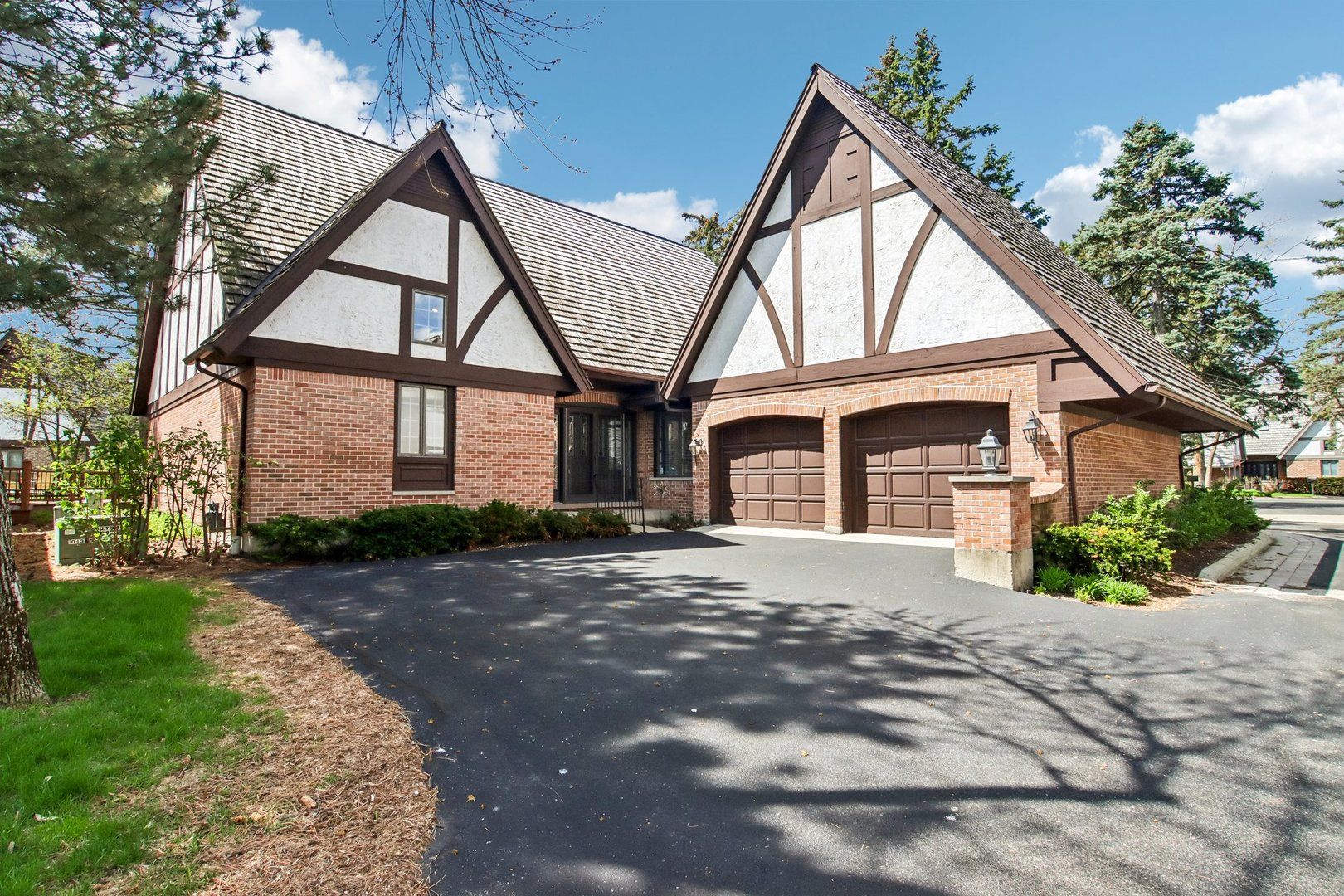 985 Coventry Lane — Highland Park, IL 60035
