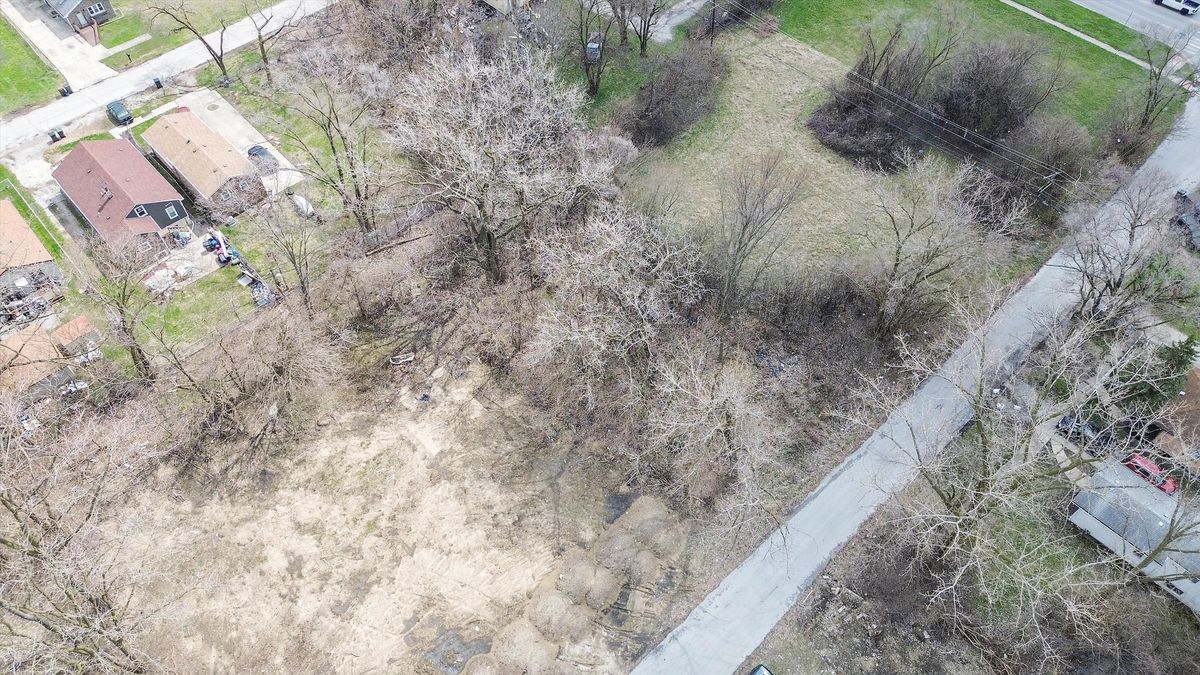 13435 Lawndale Avenue, Robbins, IL 60472