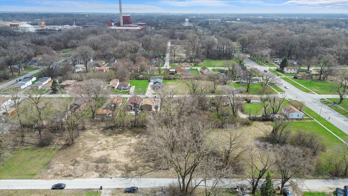 13435 Lawndale Avenue, Robbins, IL 60472