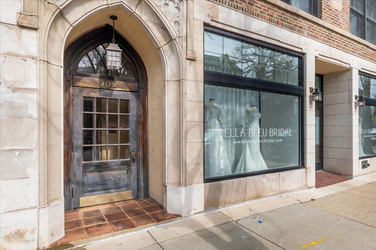 909 Green Bay Road, Winnetka, IL 60093