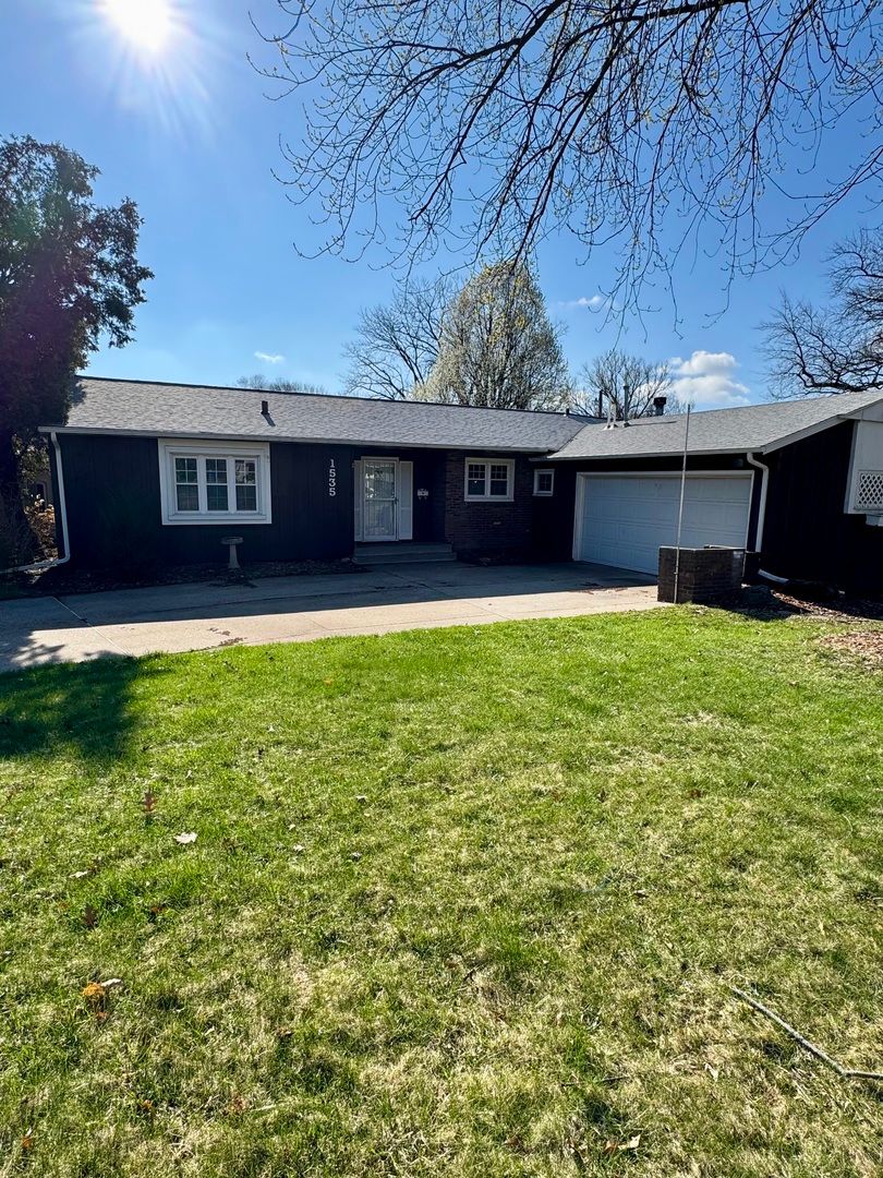 1535 MONTEREY Court, Bettendorf, IA 52722