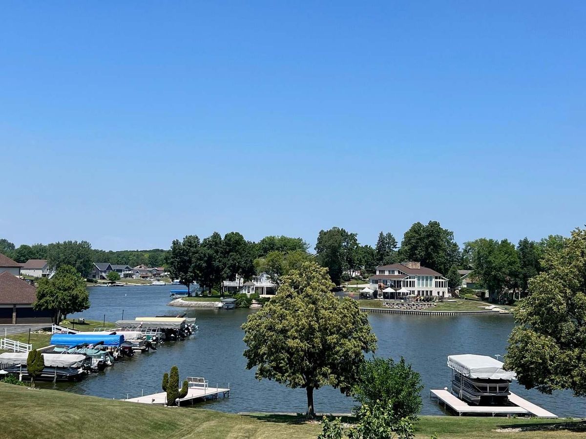 5065 Spinnaker Lane #D, Crown Point, IN 46307