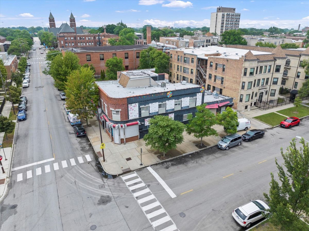 222 61st Street, Chicago, IL 60637