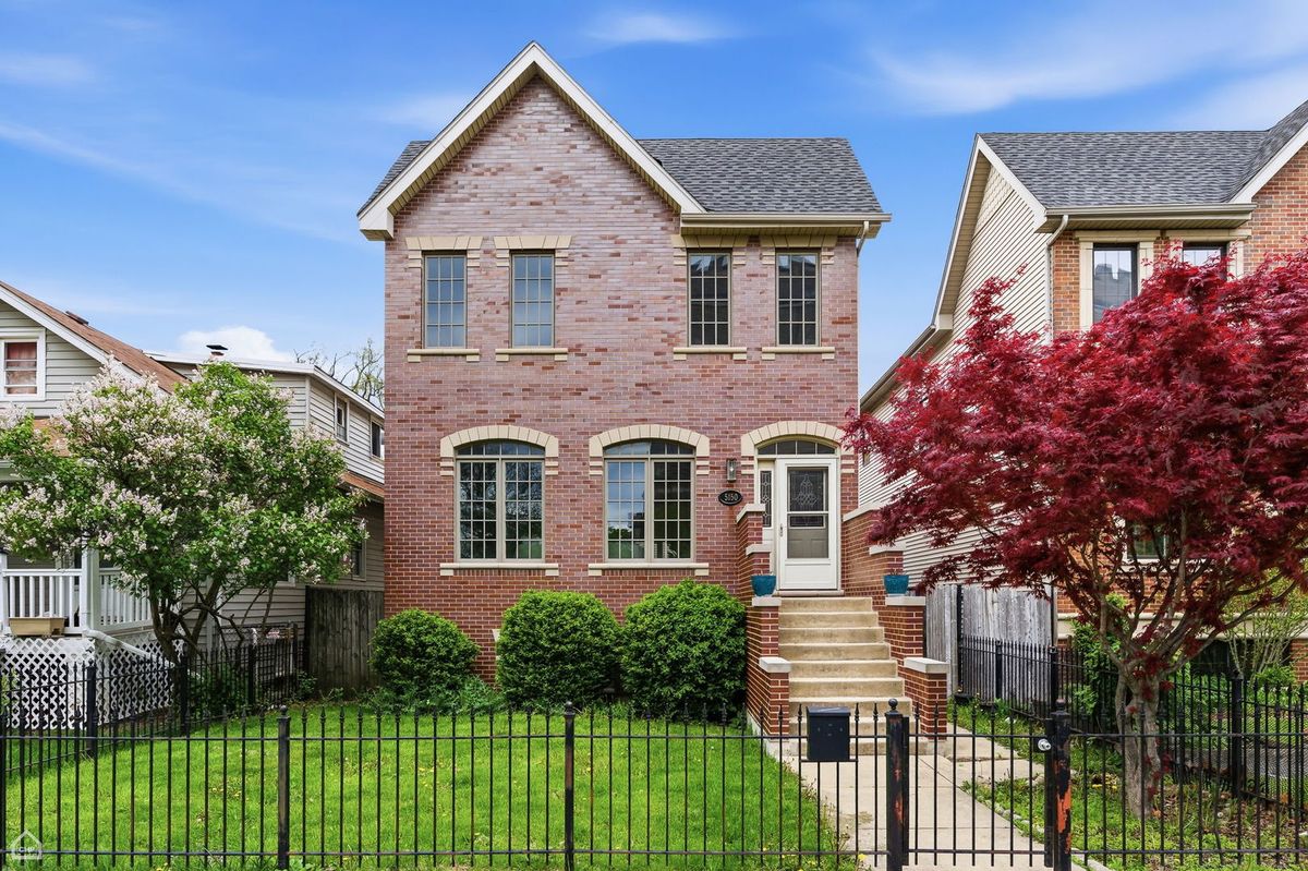 5150 WINNEMAC Avenue, Chicago, IL 60630