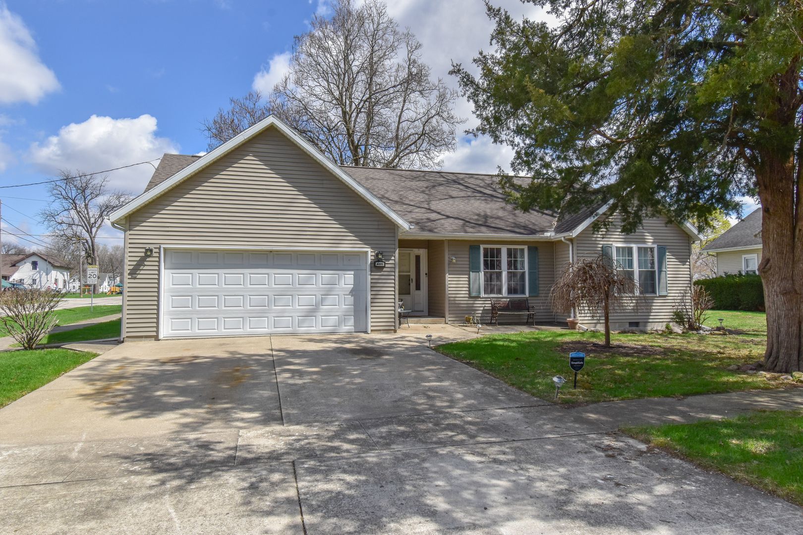401 E Vermillion Street — Odell, IL 60460