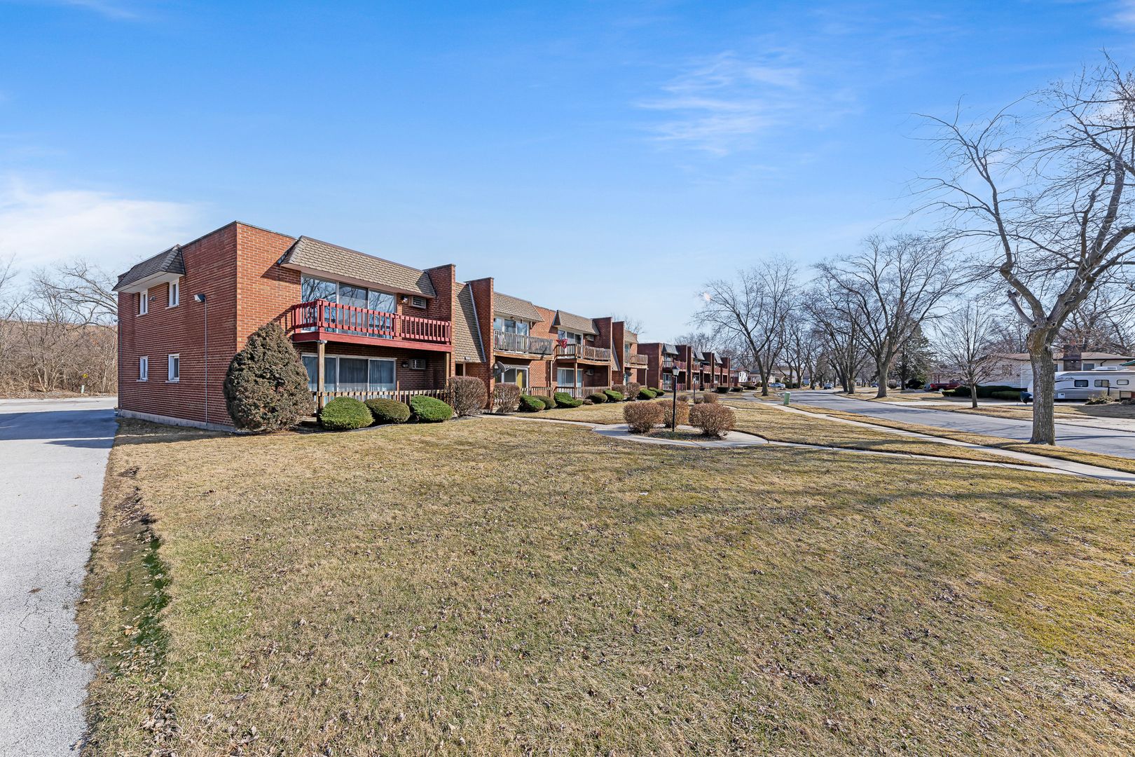 539 N Pleasant Drive #2D — Glenwood, IL 60425