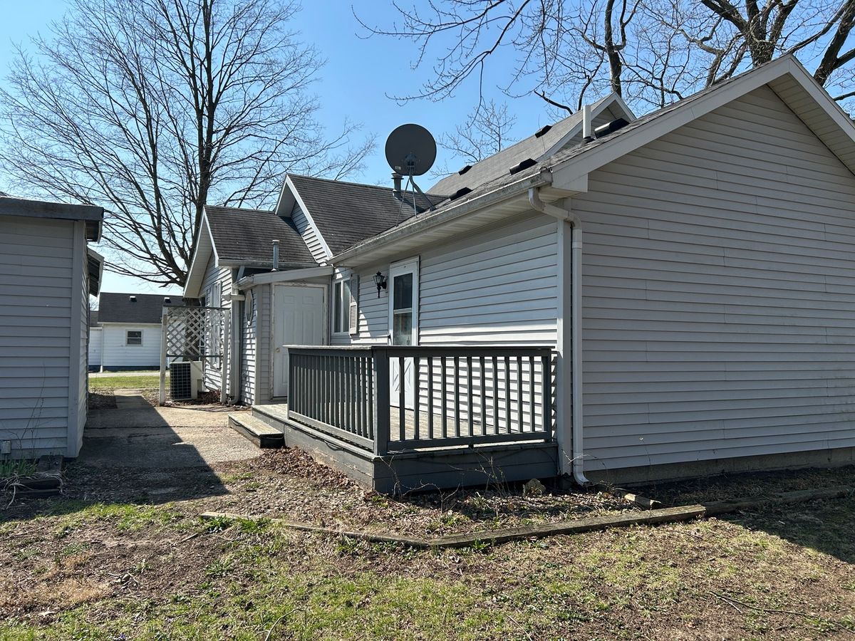 201 E North Street, Saybrook, IL 61770