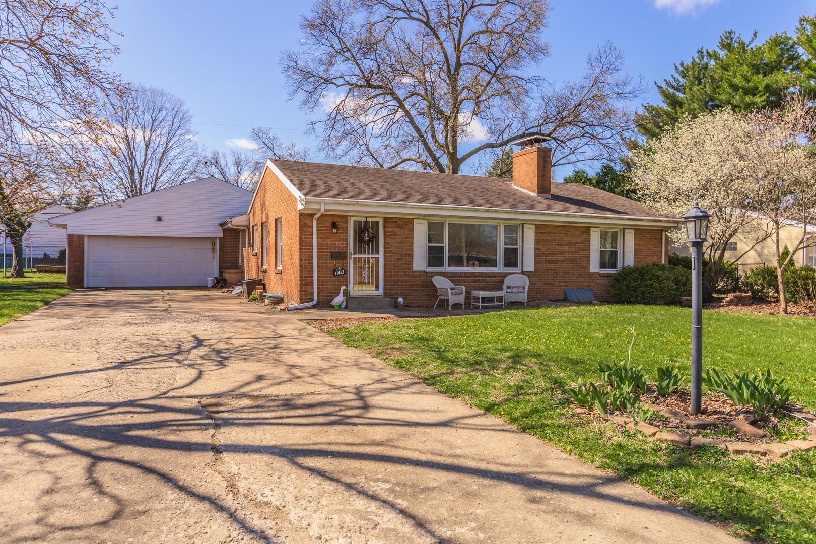 1903 Croxton Avenue — Bloomington, IL 61701