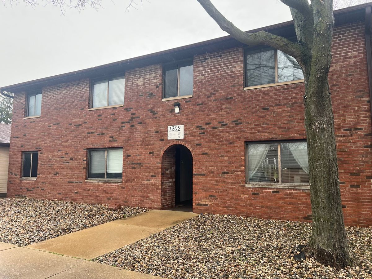 1202 Dean Drive, Urbana, IL 61802