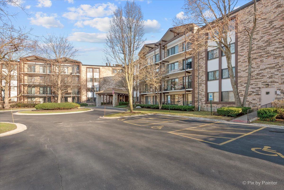 1400 Yarmouth Place, Mount Prospect, IL 60056