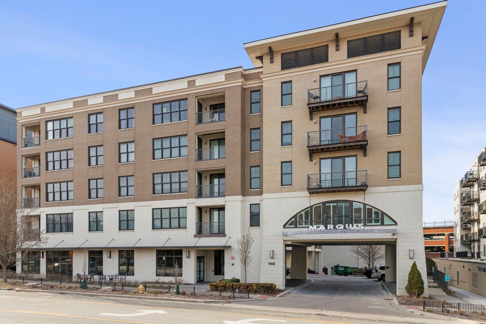 940 Maple Avenue #207 — Downers Grove, IL 60515
