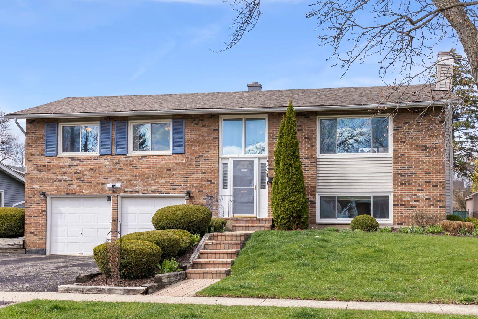 2508 Stonewall Avenue — Woodridge, IL 60517
