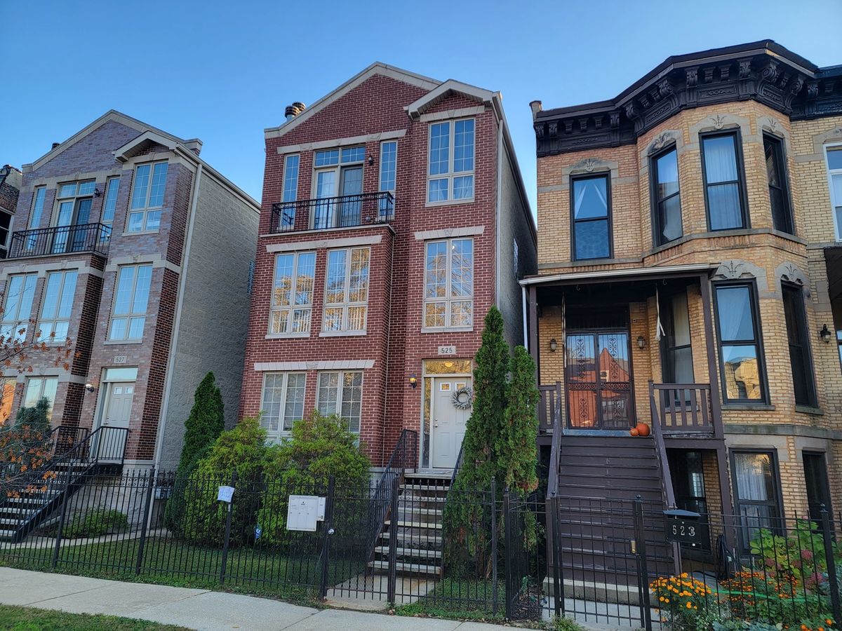 525 Bowen Avenue, Chicago, IL 60653