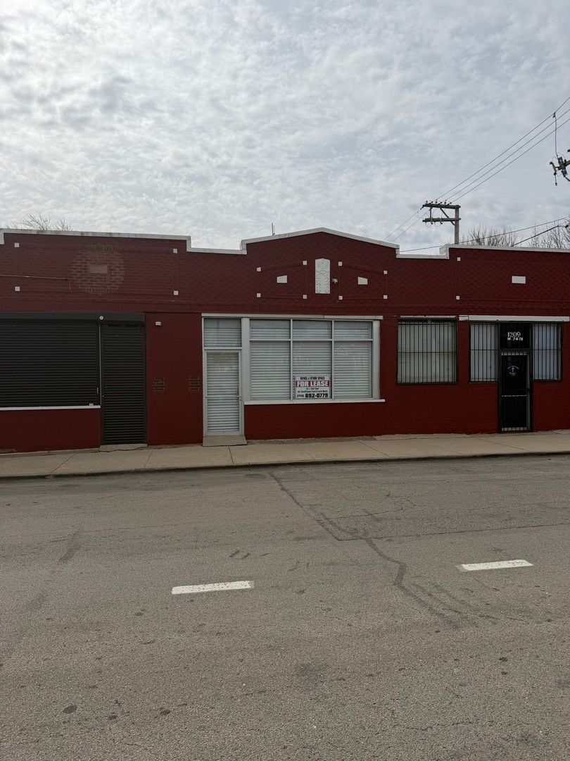 1207 W 74th Street — Chicago, IL 60636