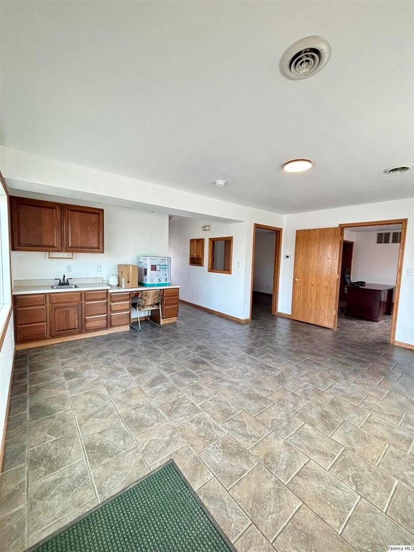 202 N Scofield, Carthage, IL 62321