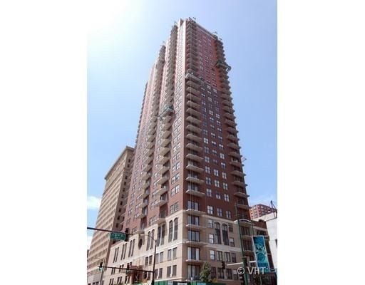 41 8TH Street — Chicago, IL 60605