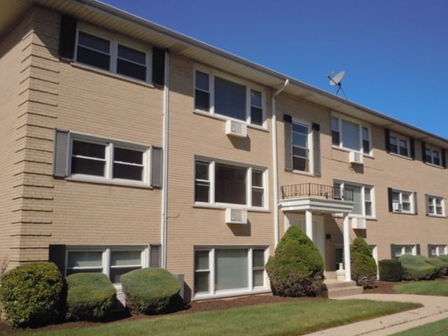 5037 N East River Road #1B — Norridge, IL 60706
