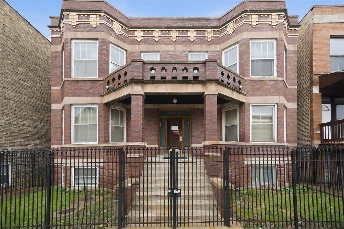 2917 Kedzie Avenue, Chicago, IL 60618