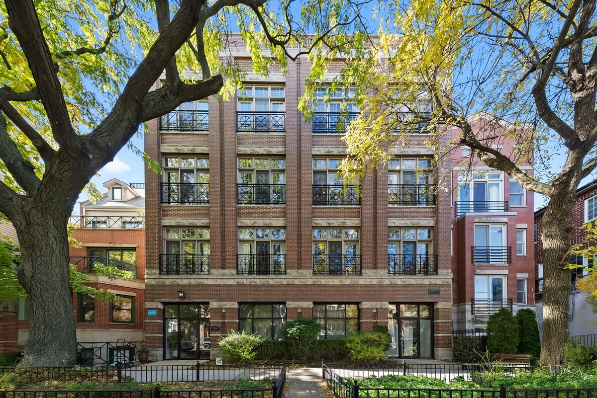 2846 Southport Avenue, Chicago, IL 60657