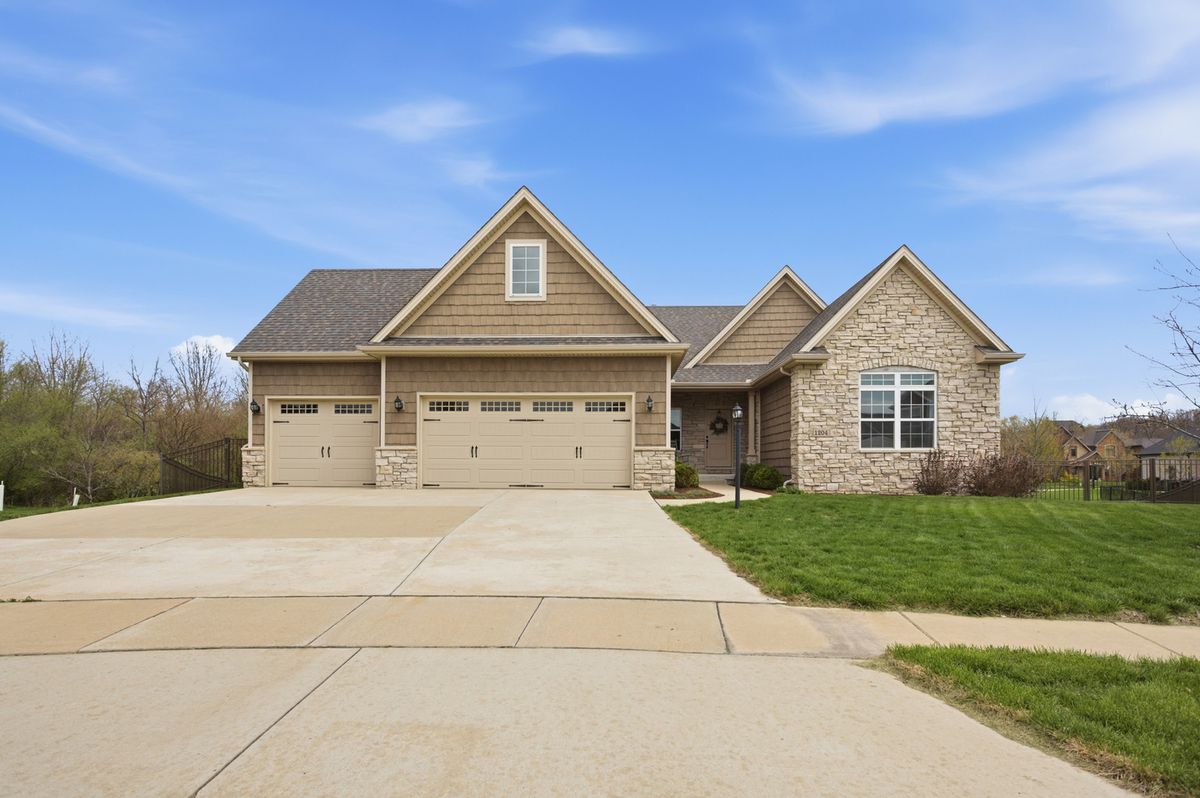 1204 Ashford Court, Mahomet, IL 61853