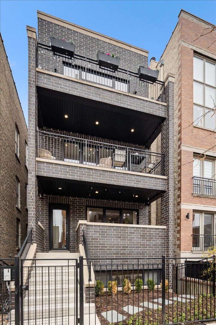 1115 N Paulina Street #1 — Chicago, IL 60622