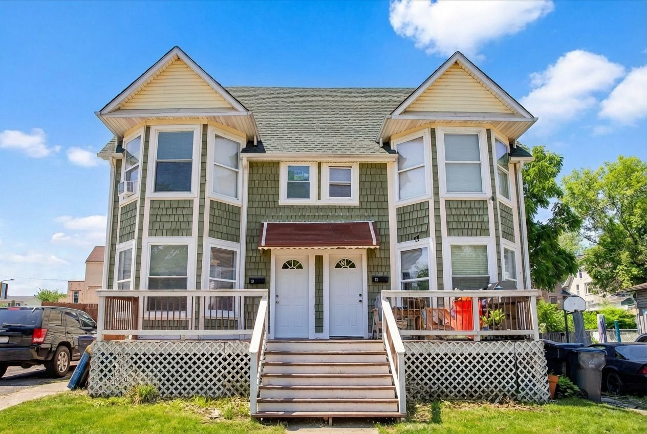 10-12 Park Avenue — Waukegan, IL 60085