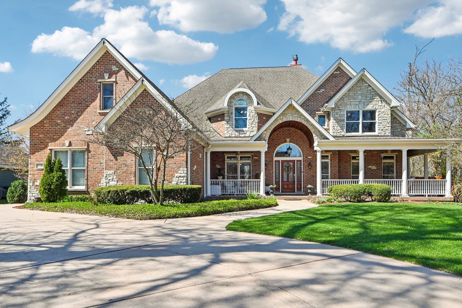 5730 Lee Avenue — Downers Grove, IL 60516