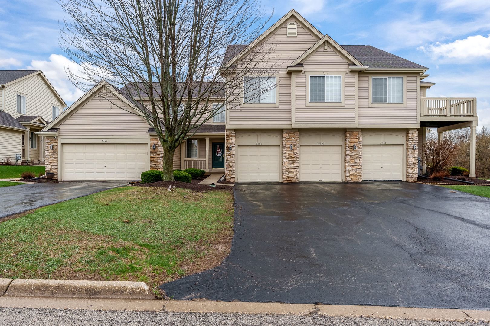 6307 Commonwealth Drive #1 — Loves Park, IL 61111
