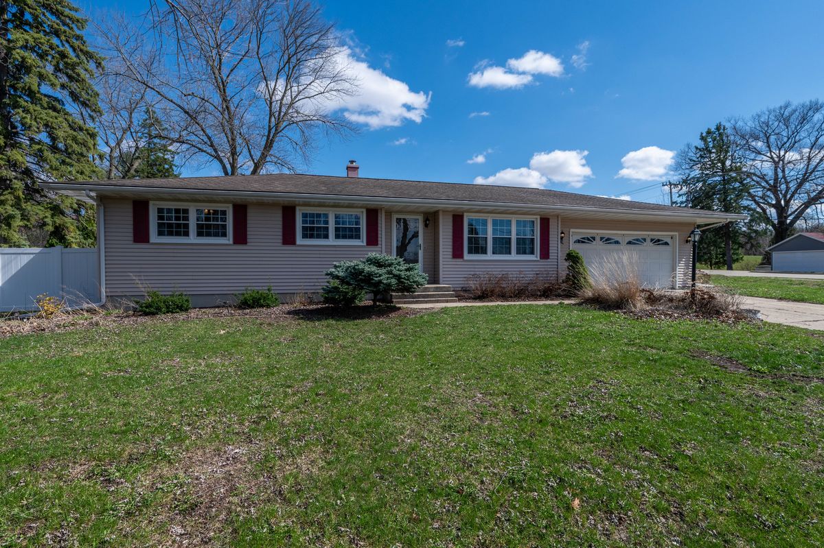 1018 Tee Street, Dixon, IL 61021