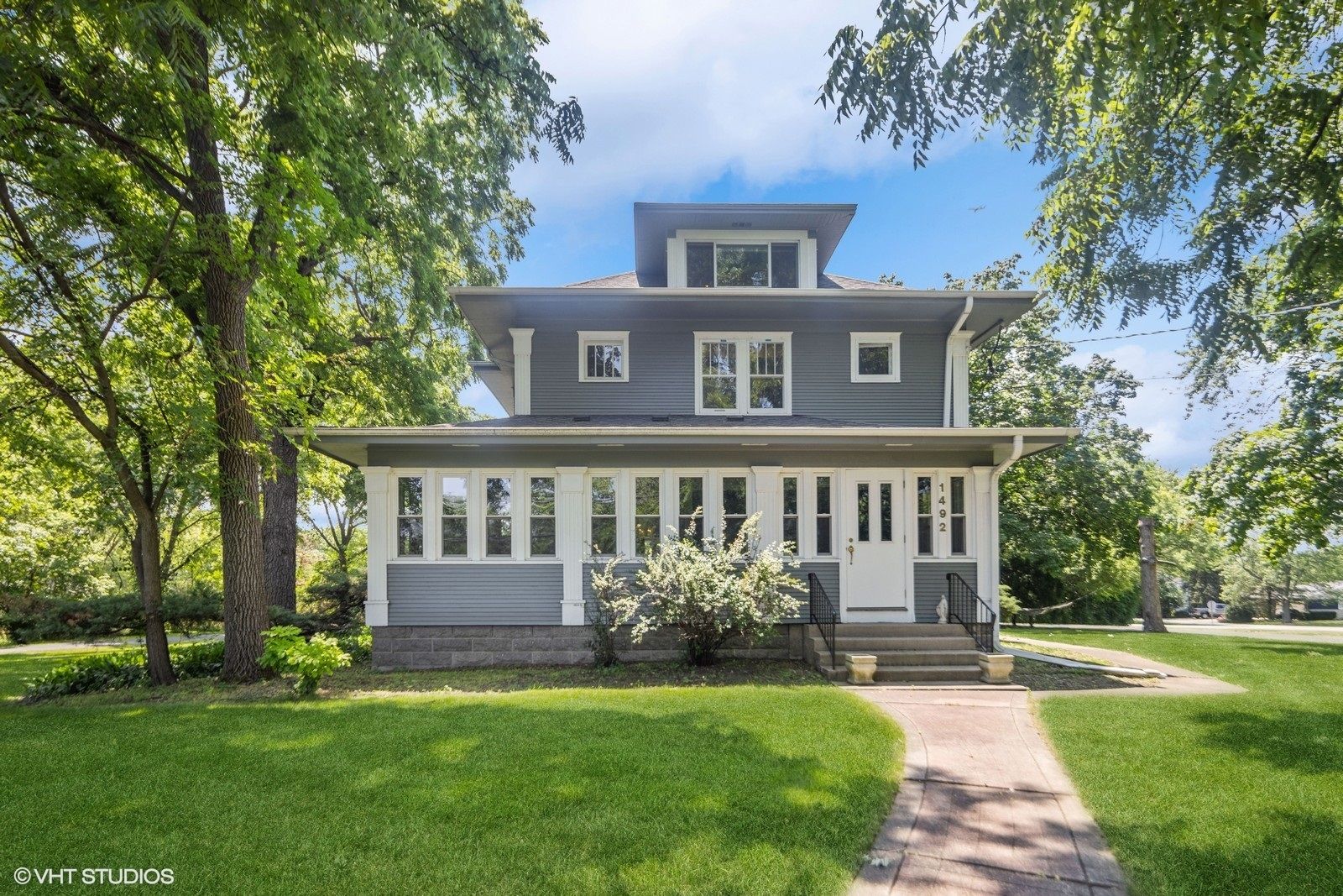 1492 W Irving Park Road — Itasca, IL 60143
