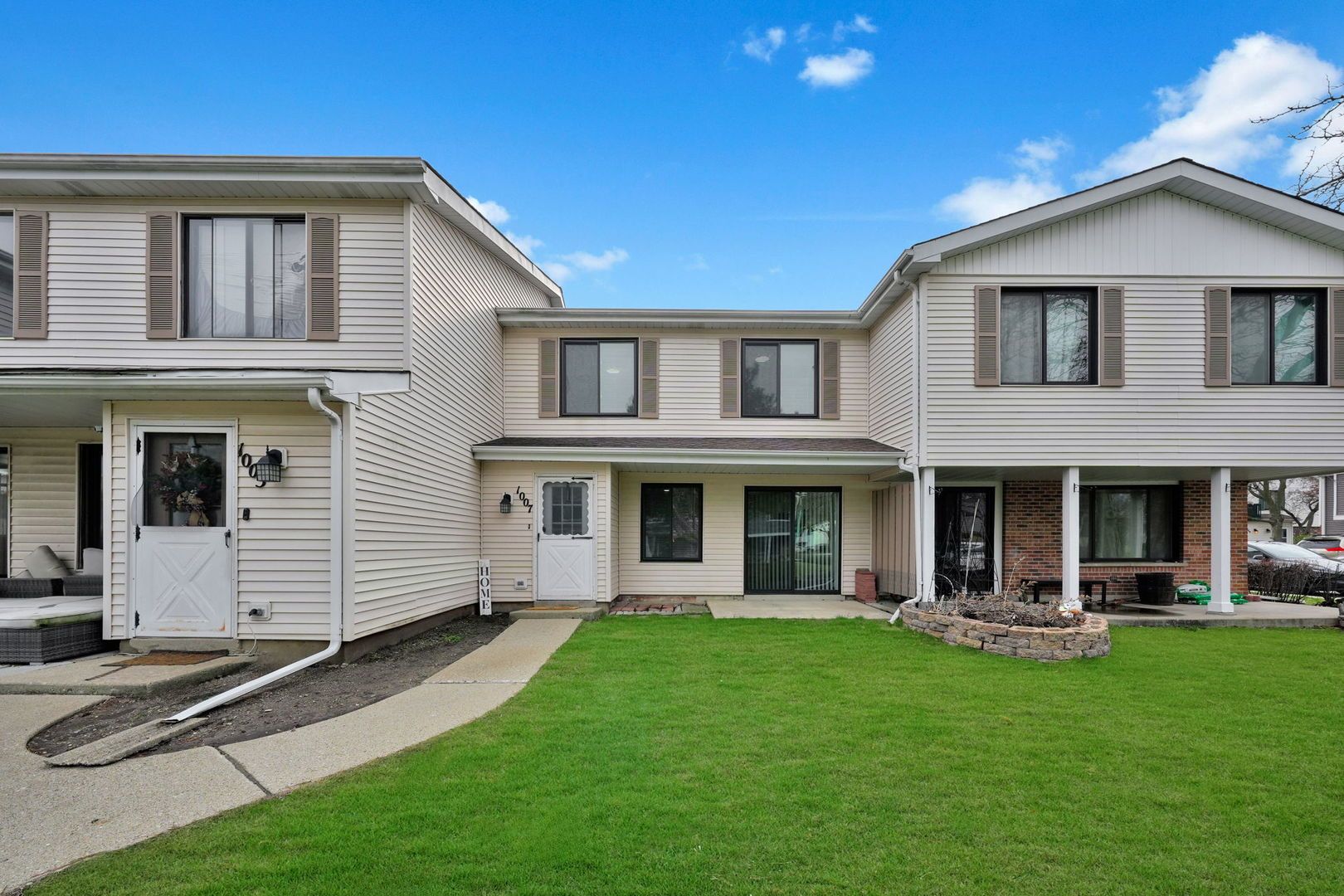 1007 CLEVELAND Court — Vernon Hills, IL 60061