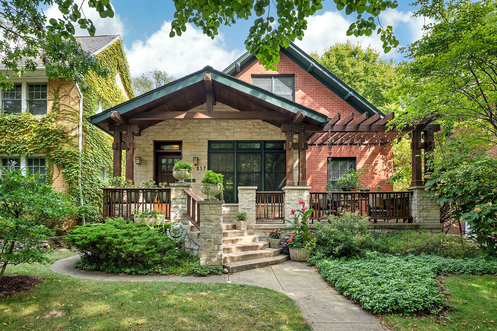 837 Lincoln Street — Evanston, IL 60201