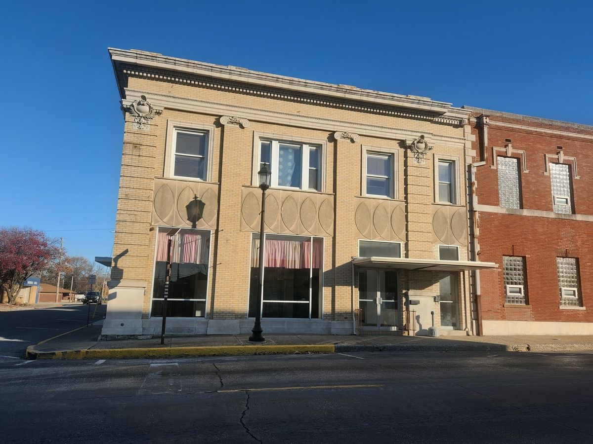 17 W Water Street, Pinckneyville, IL 62274