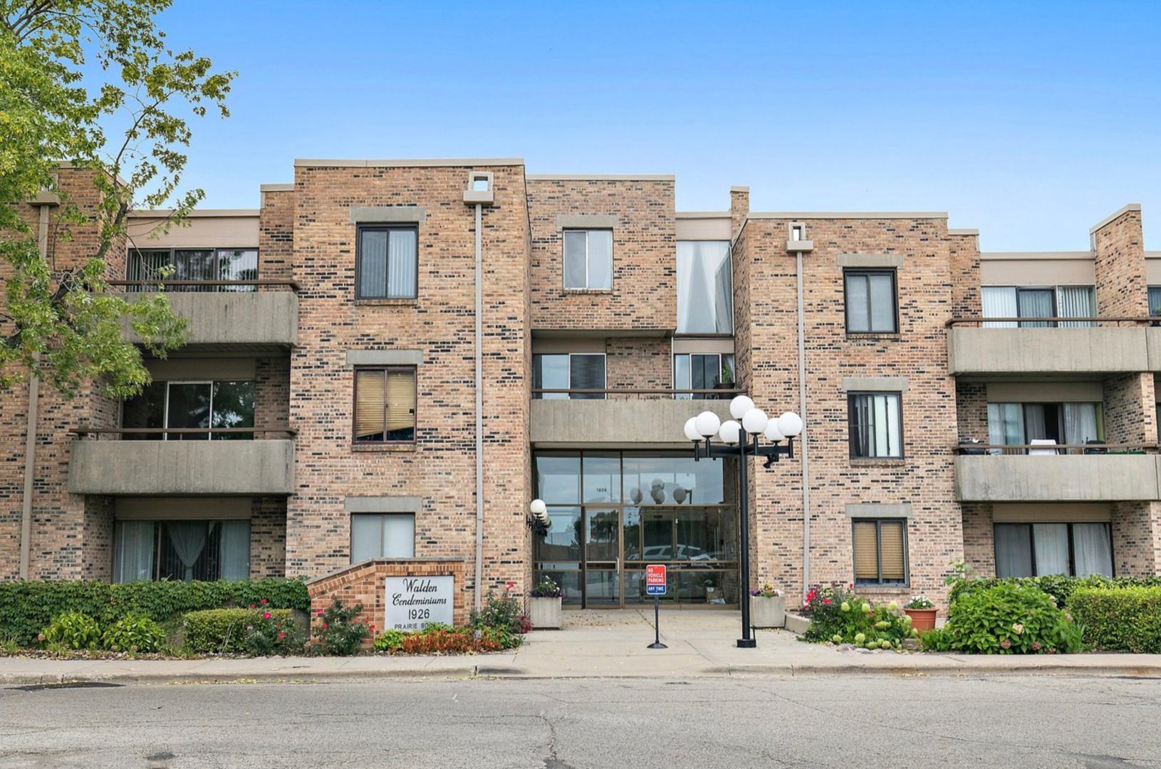 1926 Prairie Square #210B — Schaumburg, IL 60173