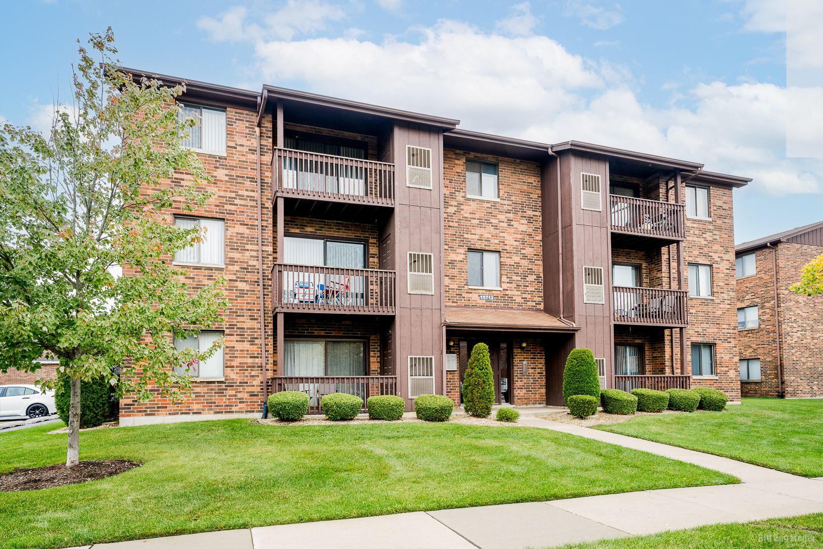 15712 PEGGY Lane #6 — Oak Forest, IL 60452