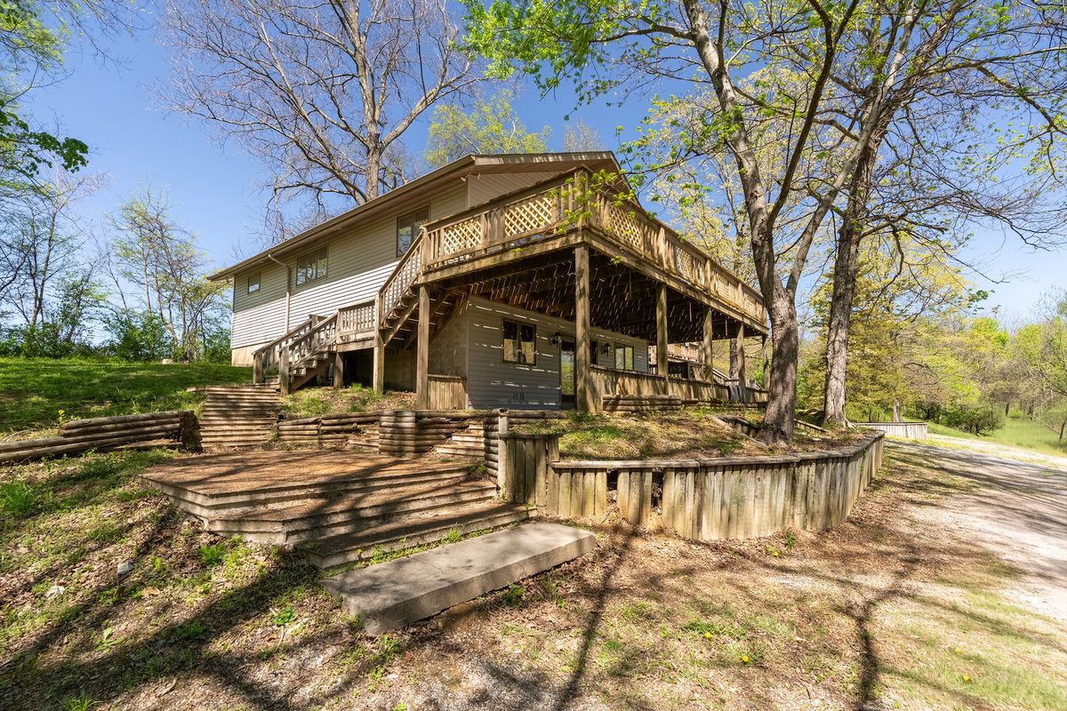 135 Ashwood Lane, Anna, IL 62906